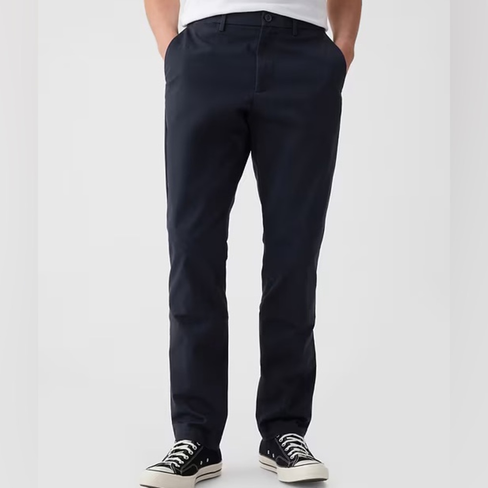 NWT GAP Modern Khakis in Athletic Taper